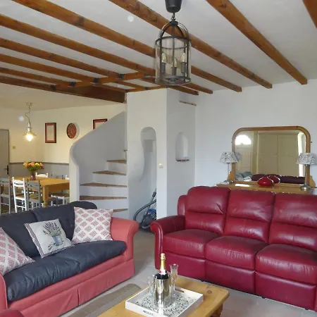 Lavender House - Traditional & Charming Stone * Cersay